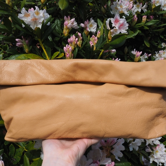 The Dinner Bag by Marie Turnor - Picture 13 of 14